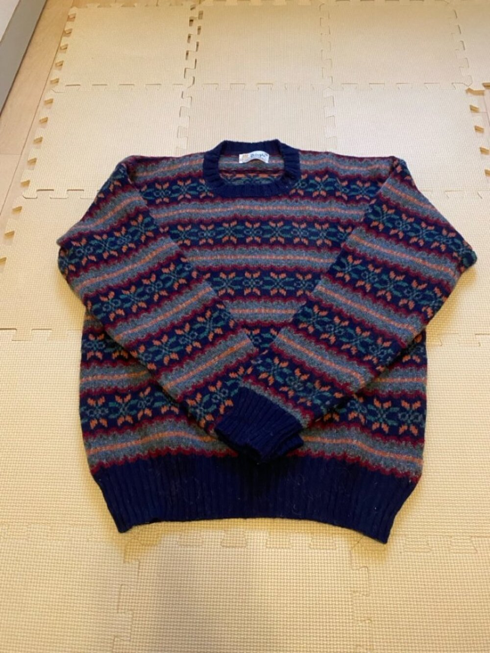 Vintage Pringle of Scotland Fair Isle Shetland Wool Sweater Size 42
